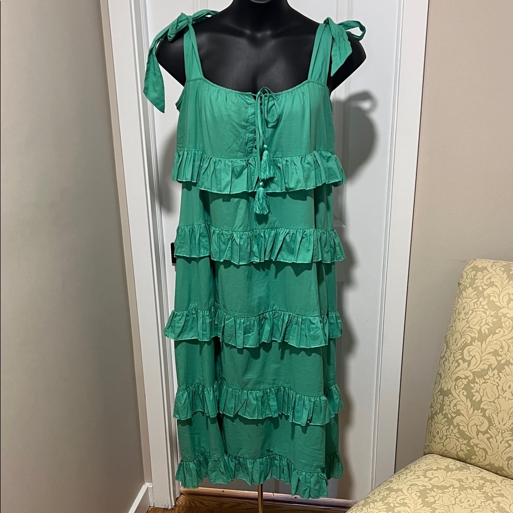 Elegant Green Tiered Midi Dress